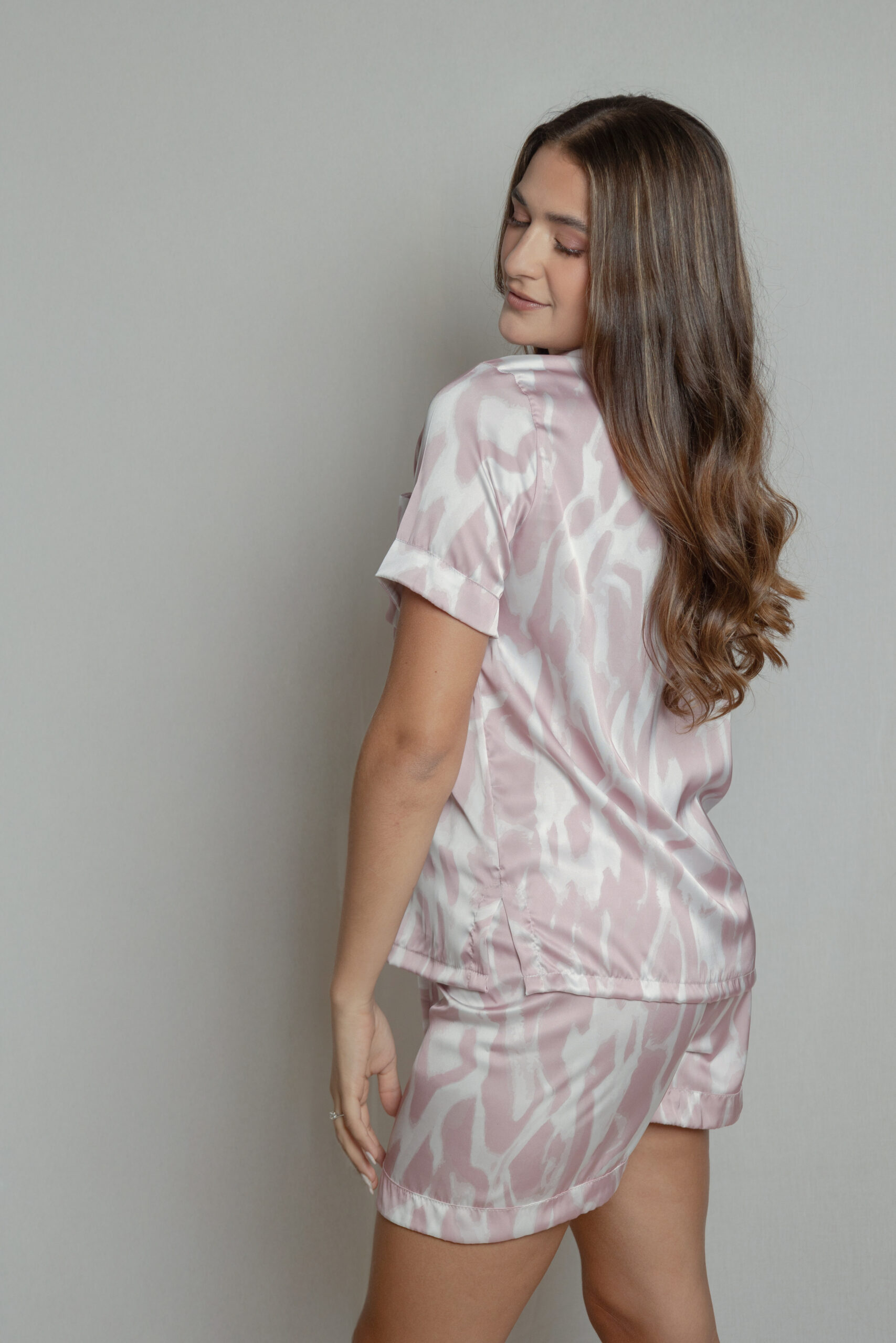 AMOUR SEDA SHORT/CAMISA - Imagen 4